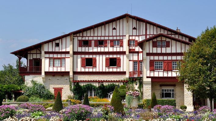 VILLA ARNAGA
