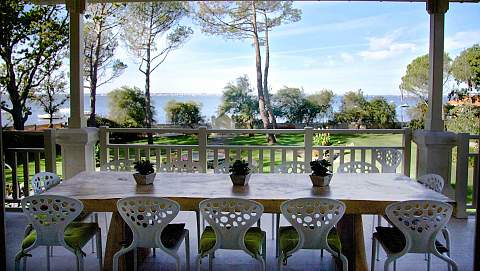 Exceptional villa in front of 