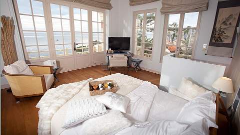 Exceptional villa in front of 