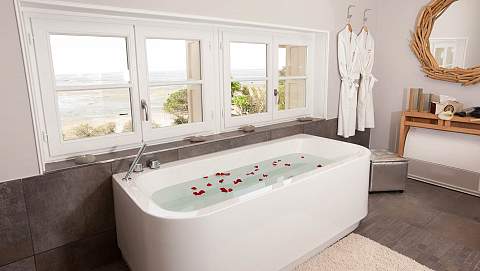 Exceptional villa in front of 