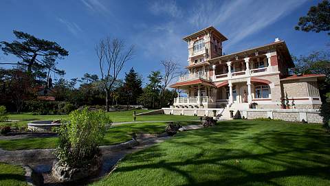 Exceptional villa in front of 