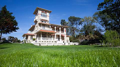 Exceptional villa in front of 