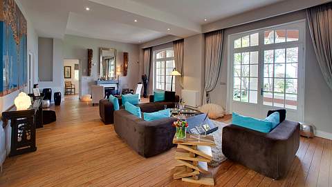 Exceptional villa in front of 