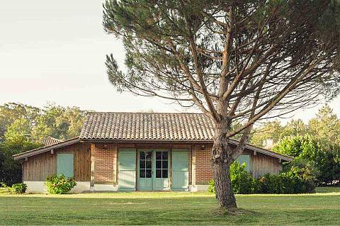 PROPRIETE DE 4 HECTARES A 10 MN DE LA PLAGE DE CONTIS
