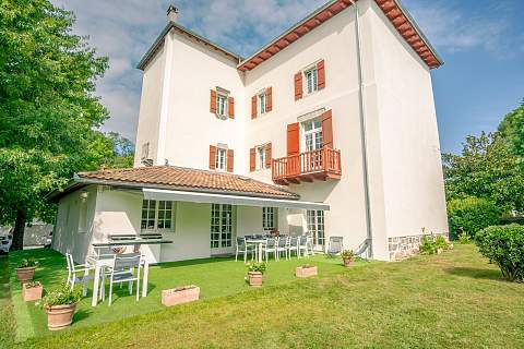 Maison noble historique du début du 16ème siècle renovée