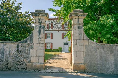Maison noble historique du début du 16ème siècle renovée
