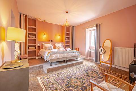 Maison noble historique du début du 16ème siècle renovée