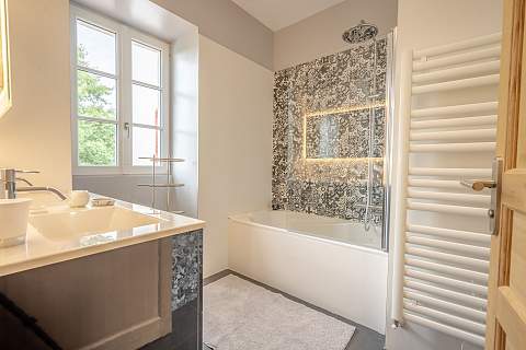 Maison noble historique du début du 16ème siècle renovée