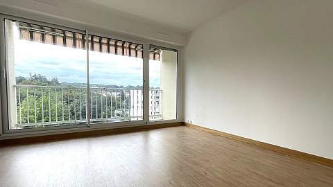 VENDU - ANGLET ST JEAN - APPT T3 ENTIEREMENT RENOVE