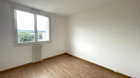 VENDU - ANGLET ST JEAN - APPT T3 ENTIEREMENT RENOVE