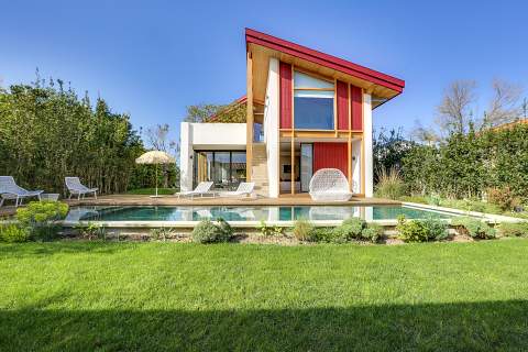 Villa d’architecte à Bidart – vue mer, design et élégance basque