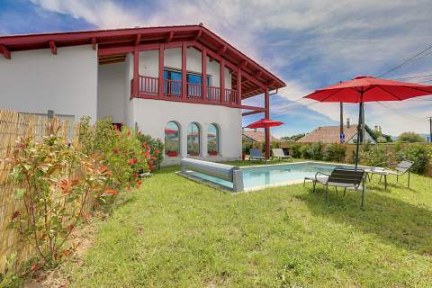 Villa à proximité de la plage « 100 marches » Bidart