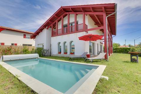 Villa à proximité de la plage « 100 marches » Bidart
