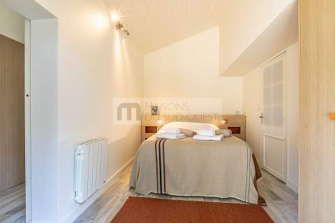 Charming villa with swimming pool overlooking the golf course