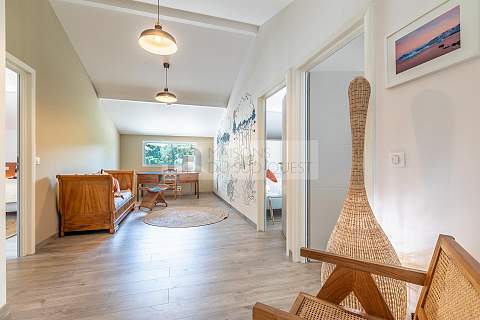 Charming villa with swimming pool overlooking the golf course