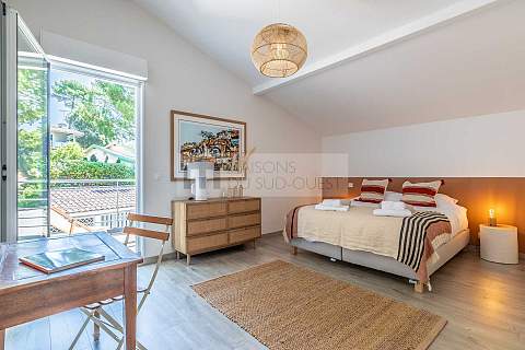 Charming villa with swimming pool overlooking the golf course