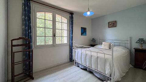 Charmante villa au calme à Seignosse de plus de 200 m2 , idéal pour votre projet.