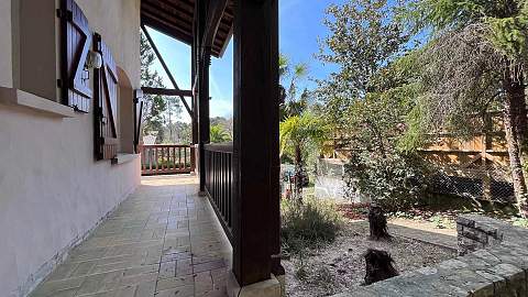 Charmante villa au calme à Seignosse de plus de 200 m2 , idéal pour votre projet.