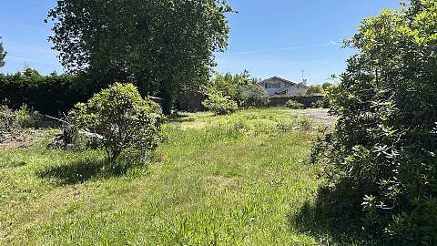 Terrain viabilisé au calme proche de tous commerces