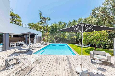 Somptueuse villa contemporaine entre lac et océan