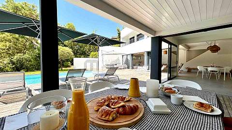 Somptueuse villa contemporaine entre lac et océan