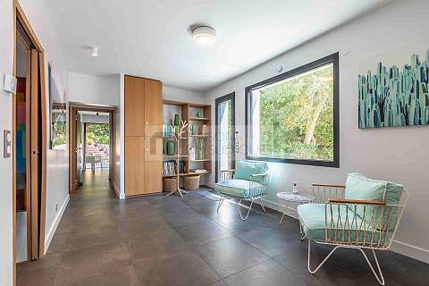 Somptueuse villa contemporaine entre lac et océan