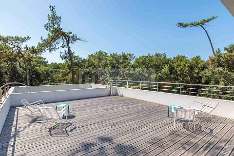 Somptueuse villa contemporaine entre lac et océan