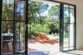 Villa contemporaine néo-basque avec climatisation et piscine chauffée